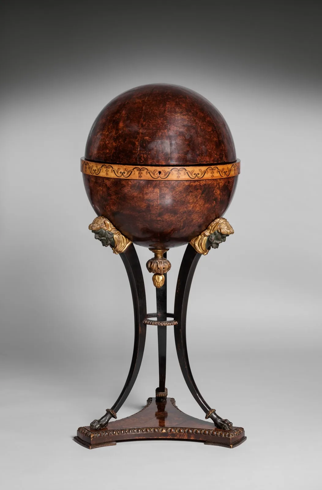 Globe Work Table (Globustisch)