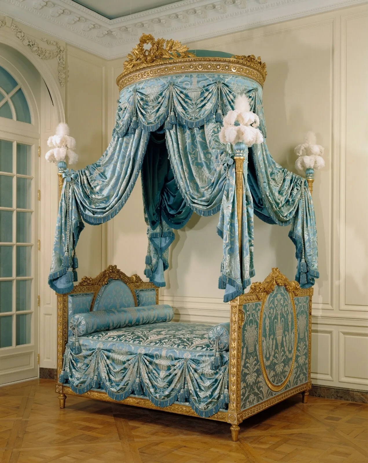 Bed (Lit à la polonaise)