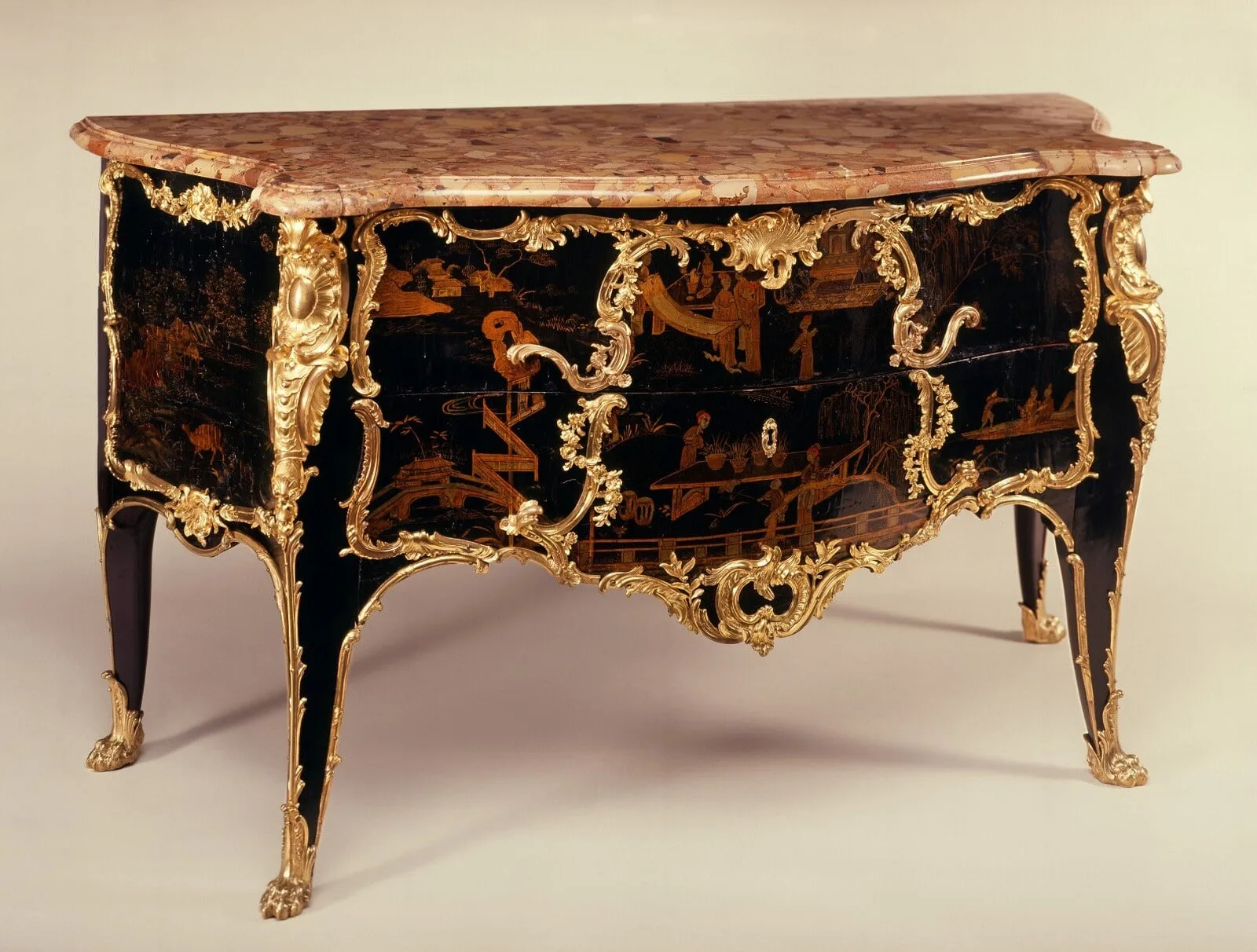 Chest of Drawers (commode)