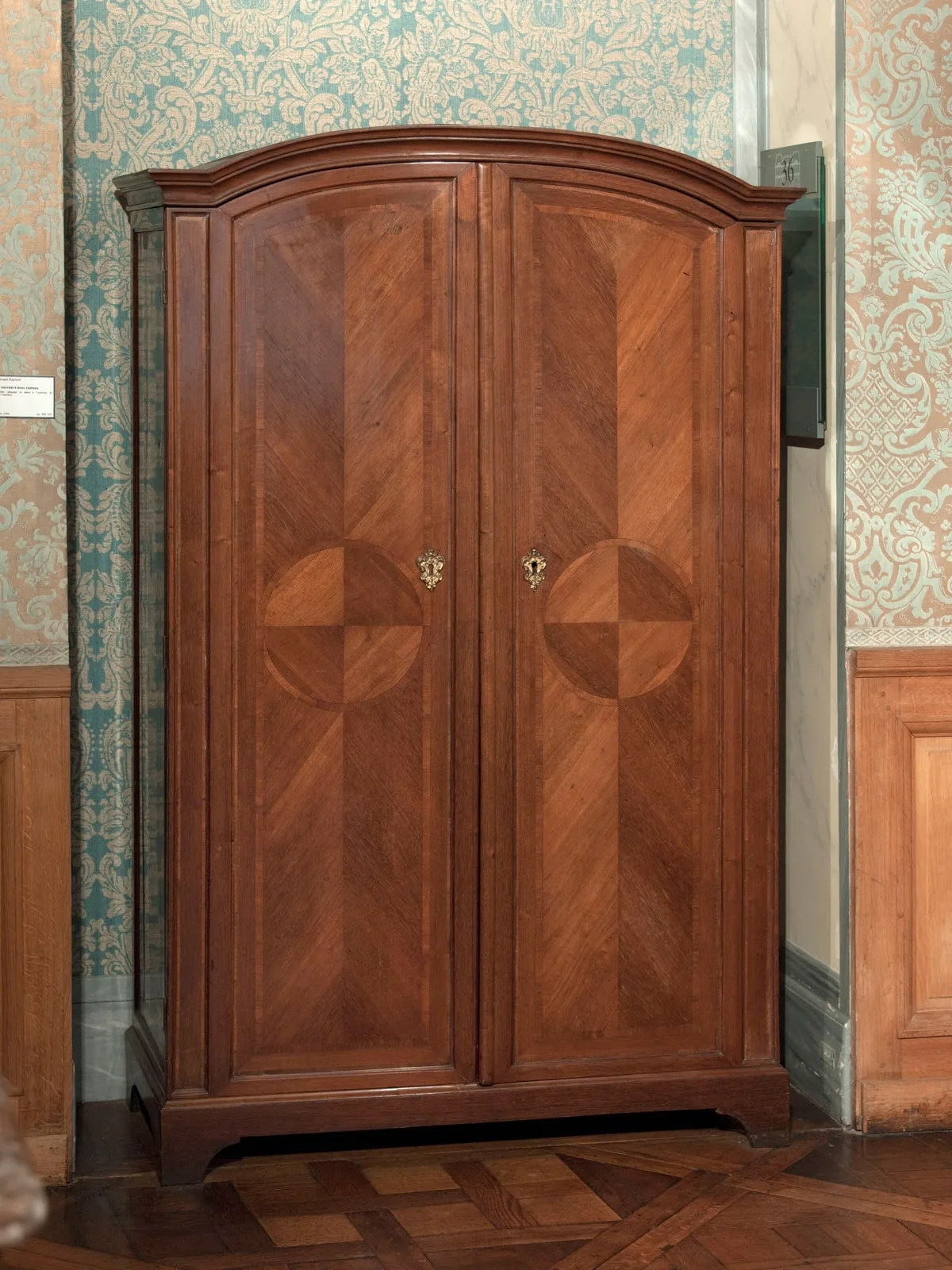 Armoire