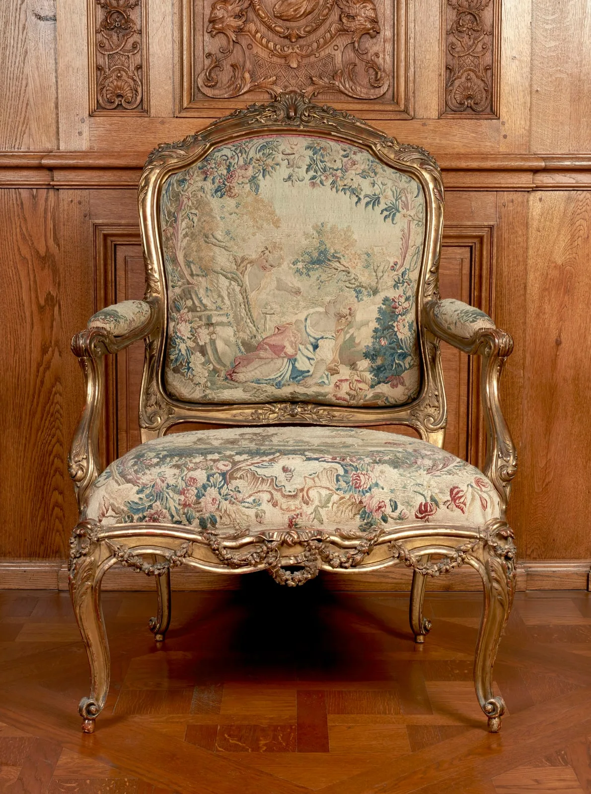 Fauteuil à la reine : "La Surprise" et "Le Loup, l'Agneau et le Cerf"